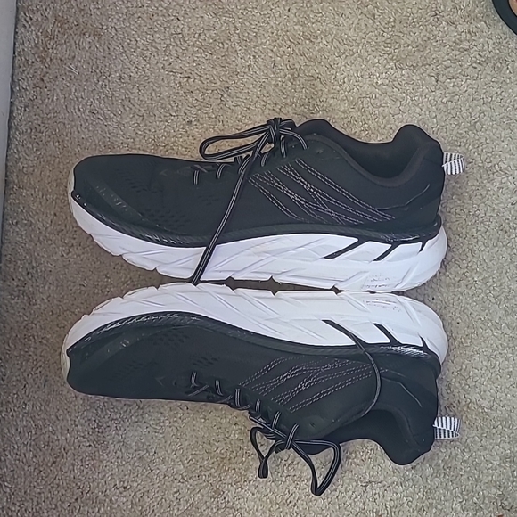 Hoka One One Clifton 6 Black and White - Picture 3 of 9